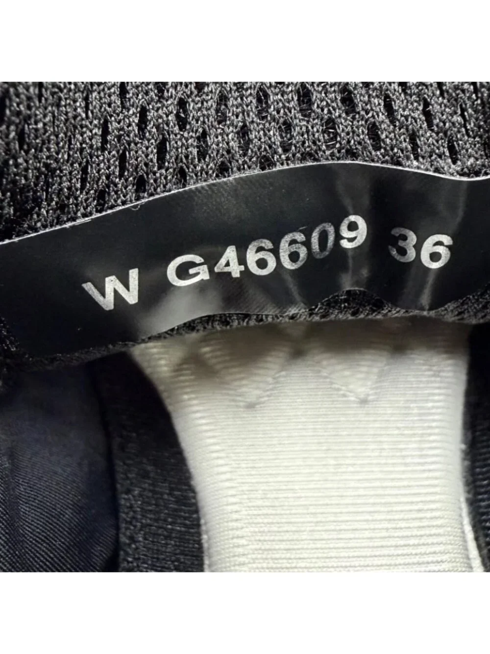 Chanel CC Logo Lace Up Leather Low Cut Sneakers Black